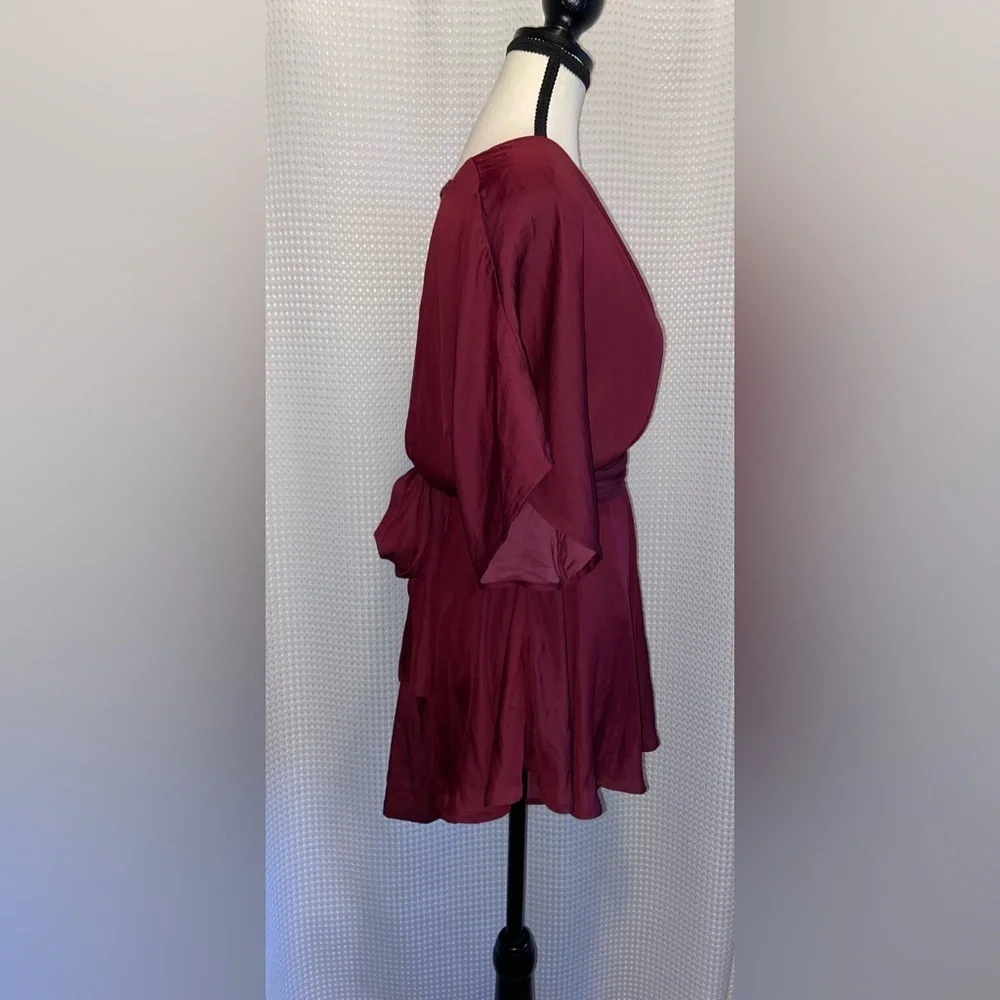 BLUSH burgundy Deep V‎ neckline romper dress size medium - Picture 8 of 16